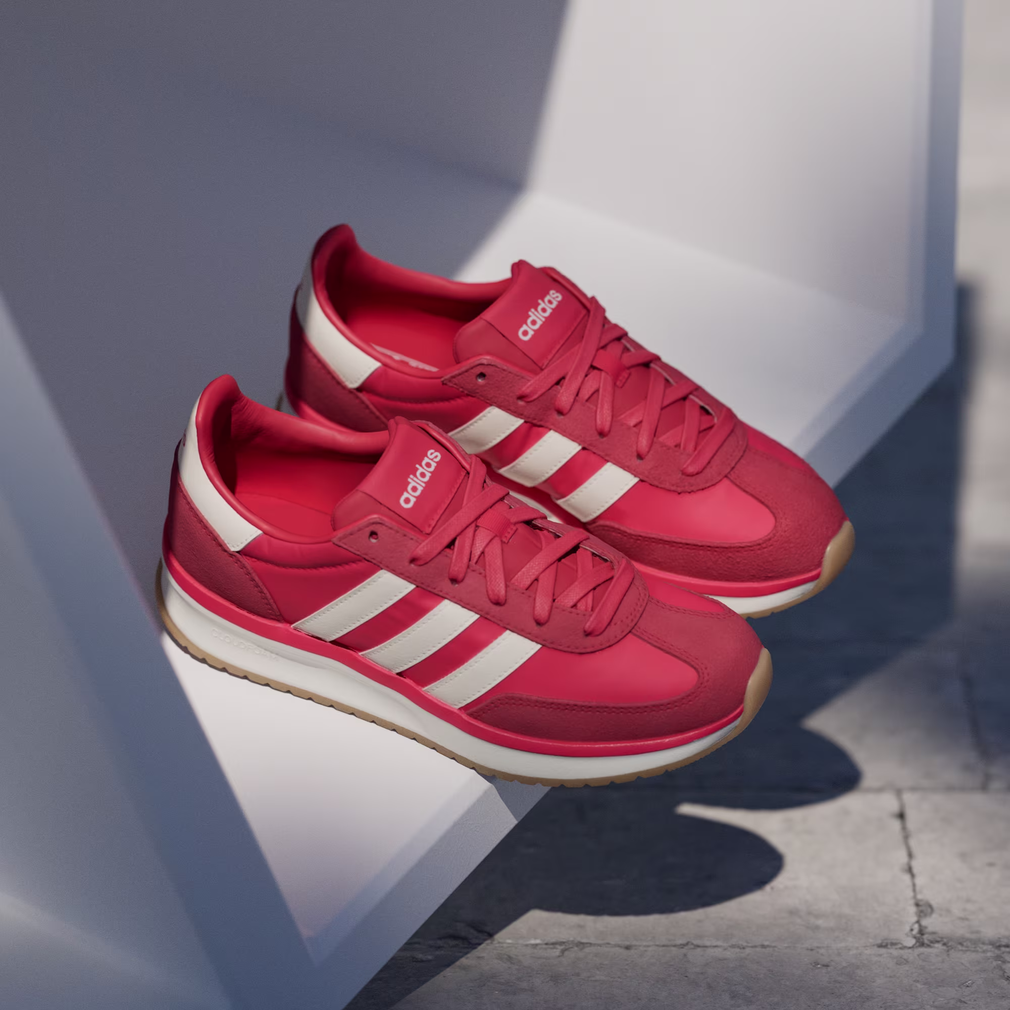 adidas run 70s 2.0 j adidas run 70s 2.0 j
